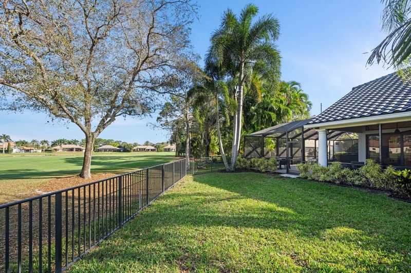 9445 E Fairway Terrace, West Palm Beach, Florida, United States. - Photo 24
