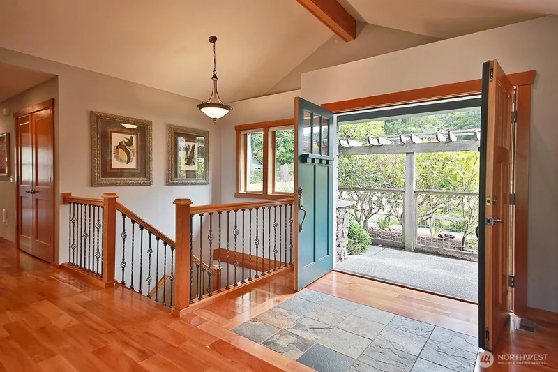 6292 Sahalee Court, Clinton, WA 98236, Clinton, Washington, United States. - Photo 3