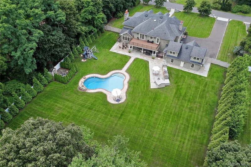 23 Gloria Lane, Huntington, NY 11743, Halesite, New York, United States. - Photo 40