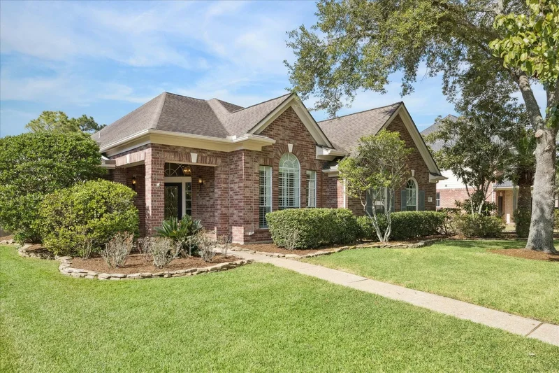 4 Bedrooms Single Family Detached