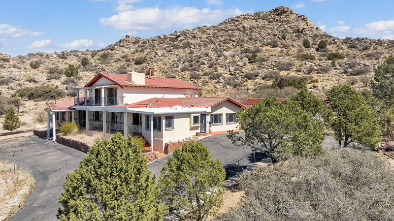 1512 LA TUNA Place SE, Albuquerque, NM 87123, Albuquerque, New Mexico, United States. - Photo 95