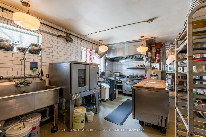 923 Dundas Street W, Toronto, Ontario, Canada. - Photo 6