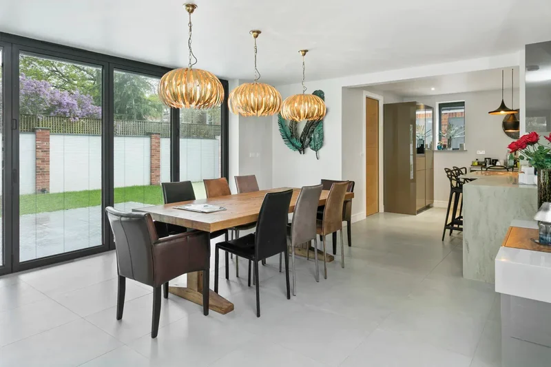 Fairlawn Close, Kingston upon Thames, England, United Kingdom. - Photo 13