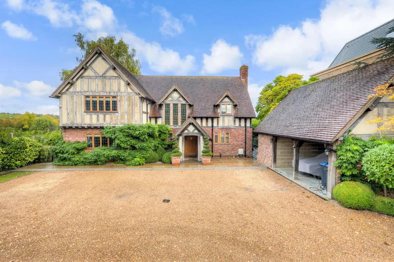 4 bedroom Detached House for sale in London