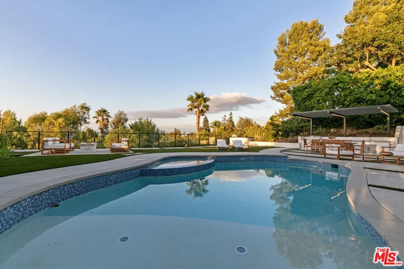 18101 Green Meadow Drive, Los Angeles, California, United States. - Photo 59