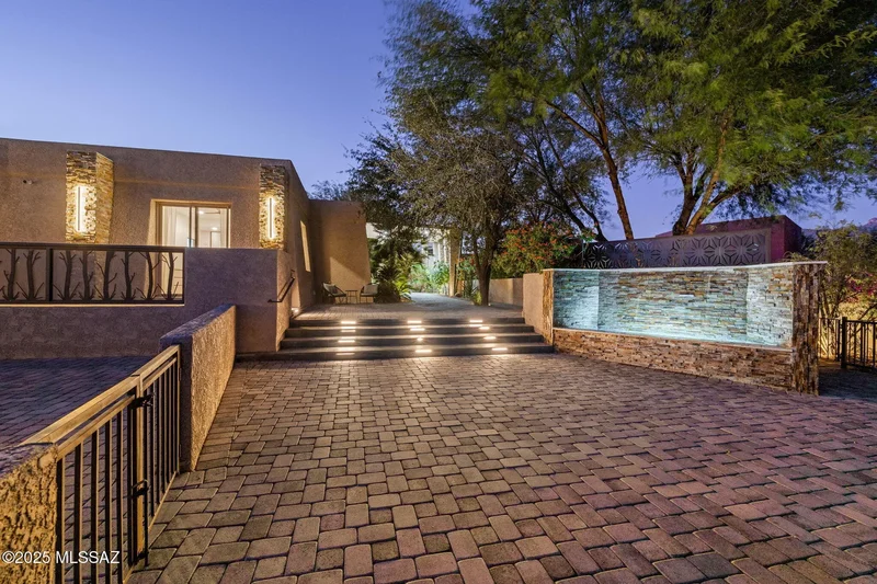 5775 N Campbell Avenue, Tucson, AZ, 85718, USA, Tucson, Arizona, United States. - Photo 11