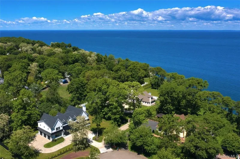 110 Crescent Court, Wading River, New York, United States. - Photo 17