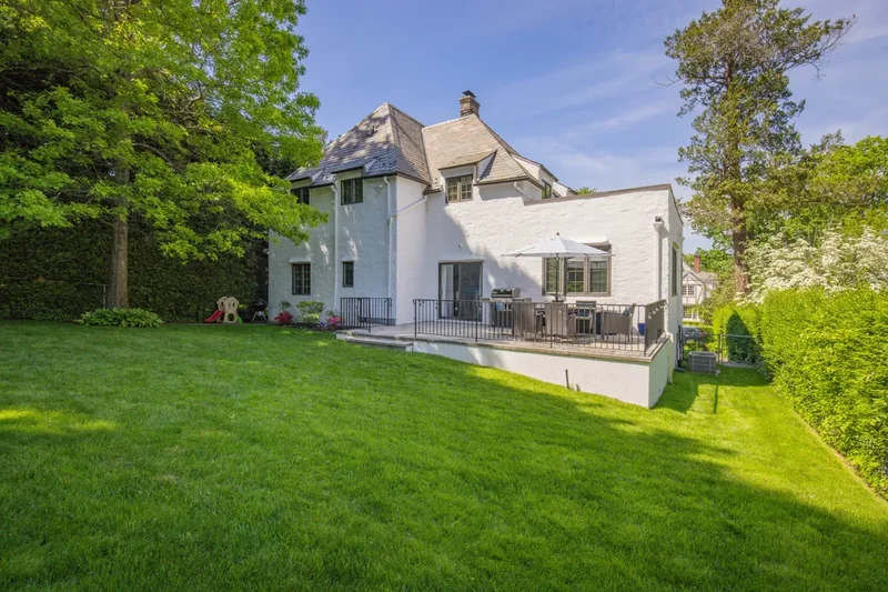 209 Pondfield Road W, Bronxville, NY 10708, Bronxville, New York, United States. - Photo 29