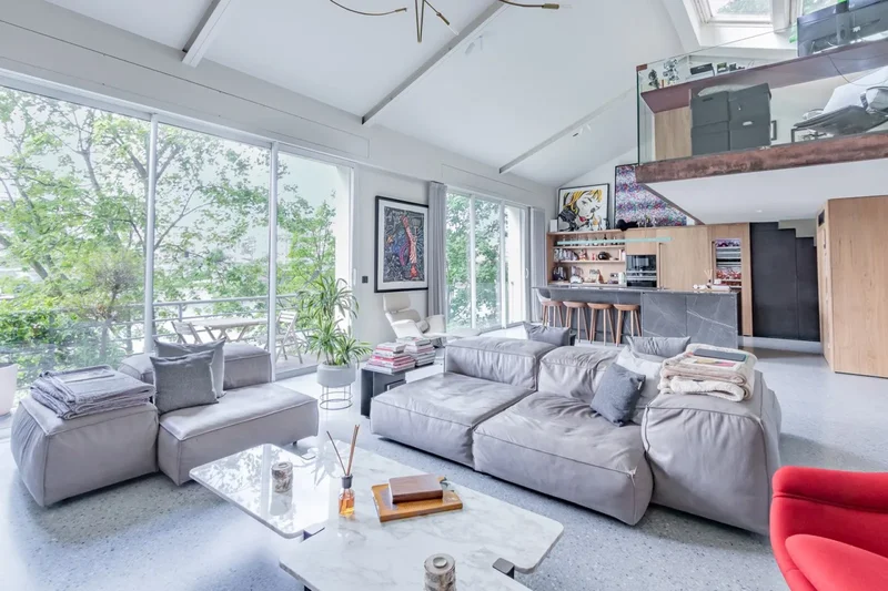 Neuilly Sur Seine House 7 Room(s) 200 m2
