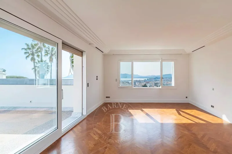 23 Avenue Florida, Cannes, Provence-Alpes-Côte d'Azur, France. - Photo 15