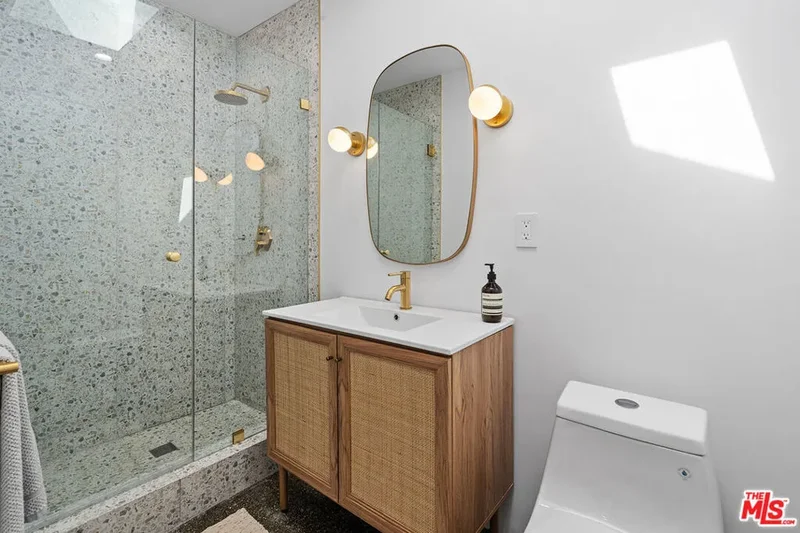 1233 N Genesee Avenue, Los Angeles, California, United States. - Photo 51