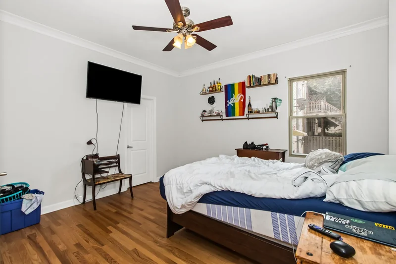 2710 North Artesian Avenue , Chicago, IL 60647, Chicago, Illinois, United States. - Photo 7