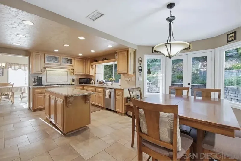 10494 Livewood Way, San Diego, California, United States. - Photo 16