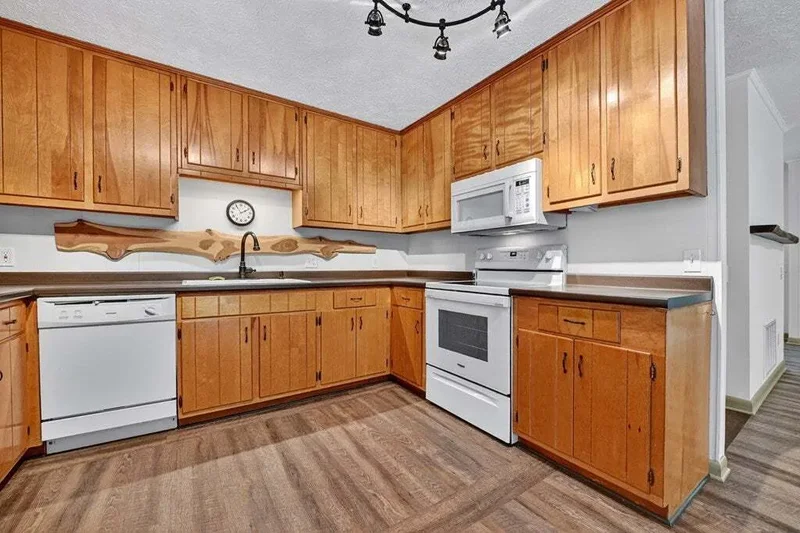 260 Flat Creek Crossing, Blue Ridge, GA 30513, Blue Ridge, Georgia, United States. - Photo 27