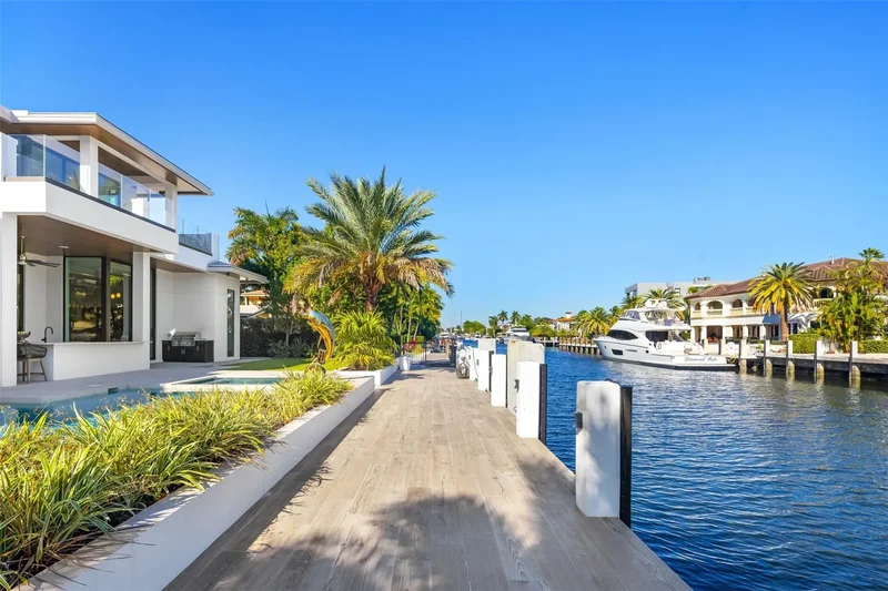100 Royal Palm Drive, Fort Lauderdale, Florida, United States. - Photo 73