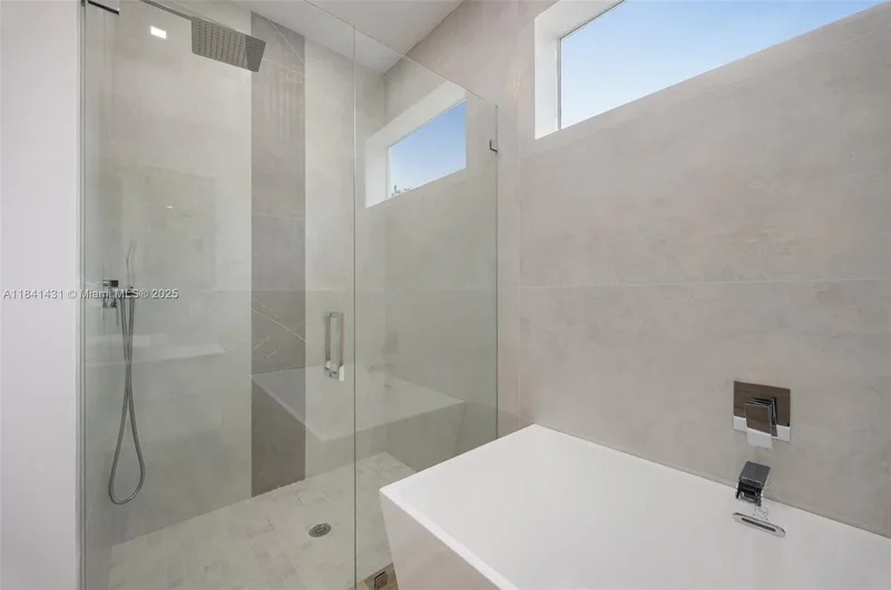 3162 Plaza St, Miami, Florida, United States. - Photo 4