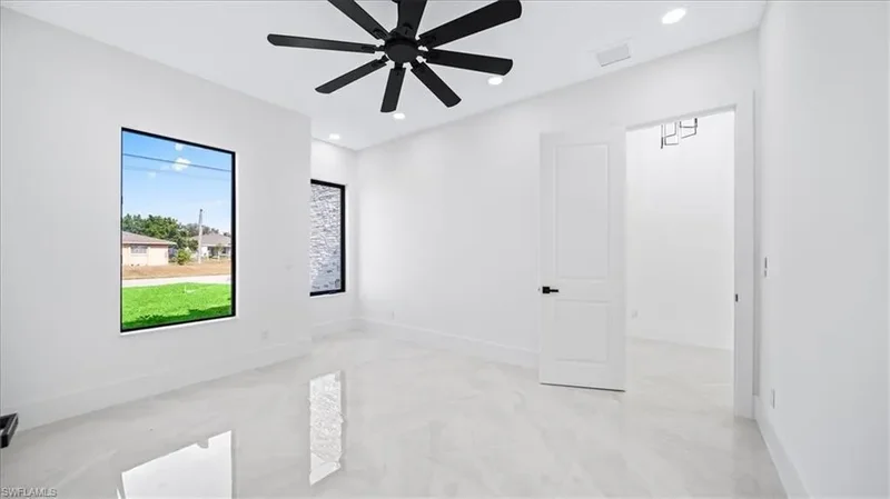 526 SE 4th ST, CAPE CORAL, FL 33990, Cape Coral, Florida, United States. - Photo 25