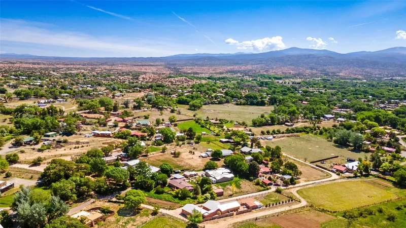 2 Short Road, Santa Fe, NM 87506, Santa Fe, New Mexico, United States. - Photo 55