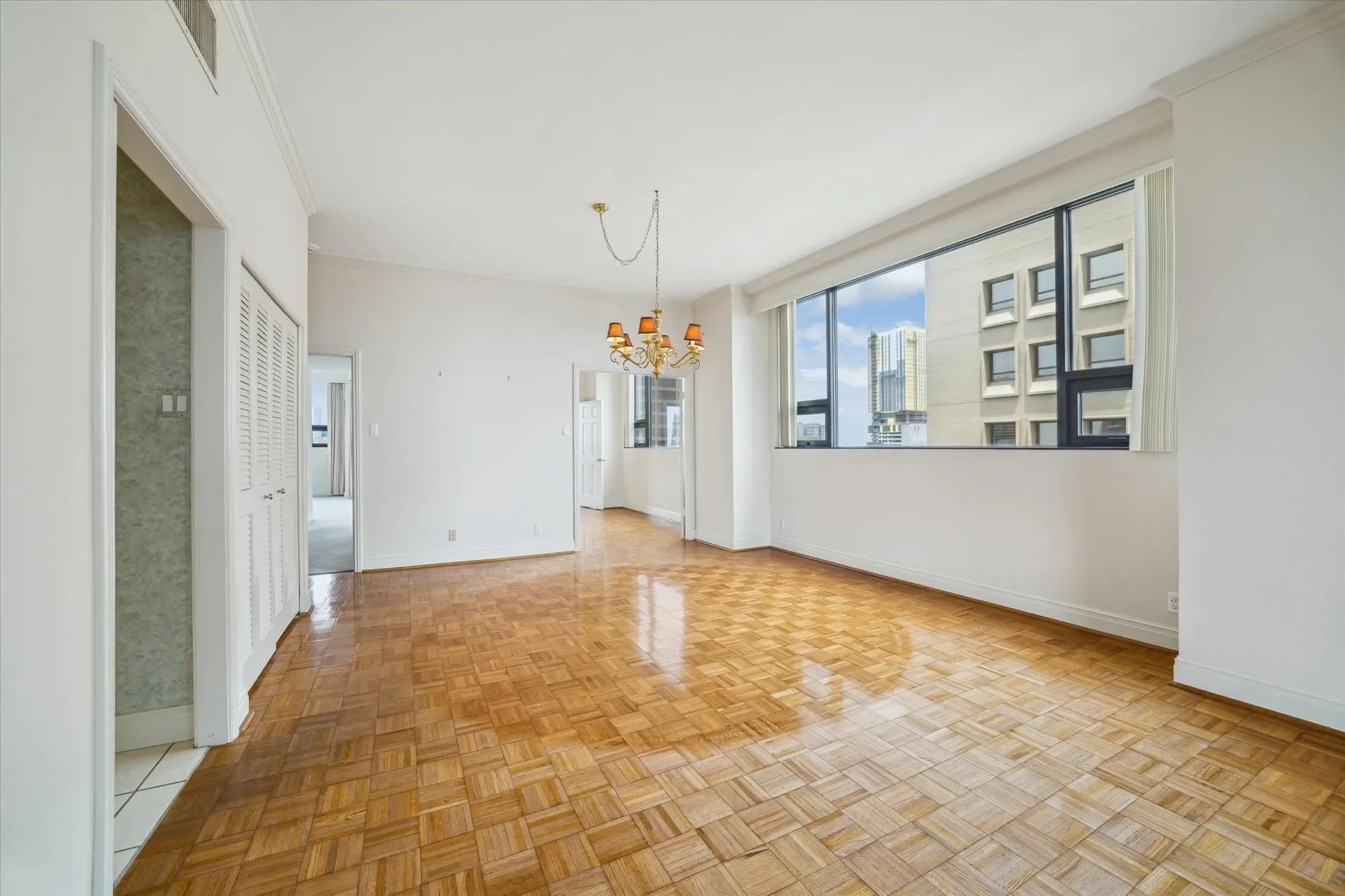 1111 Hermann Drive 7F, Houston, Texas, United States. - Photo 3