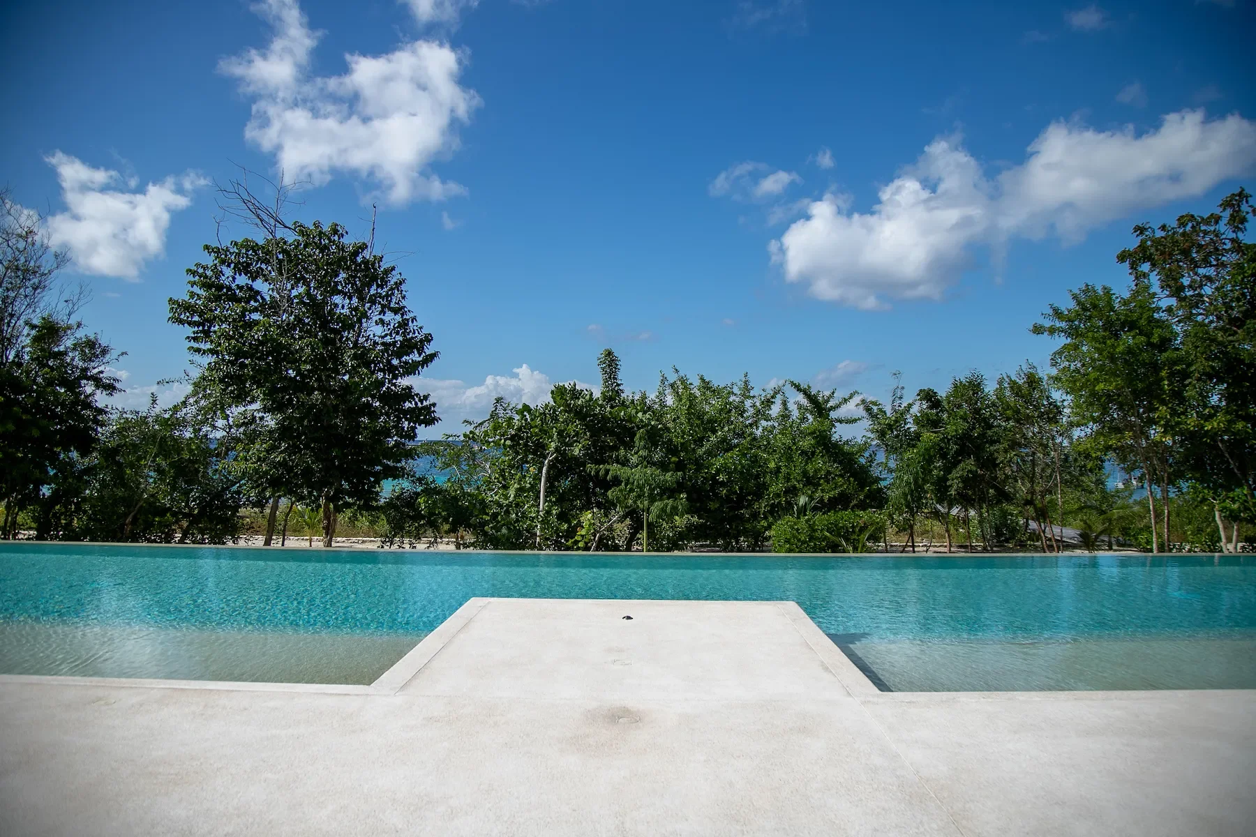 Exterior photo 7