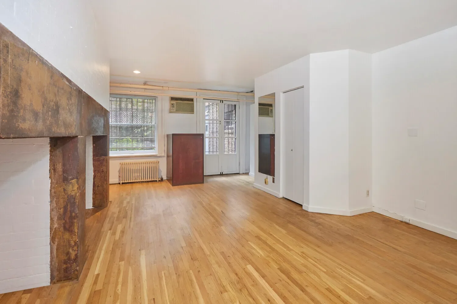 319 W 14TH ST, New York, New York, United States. - Photo 4