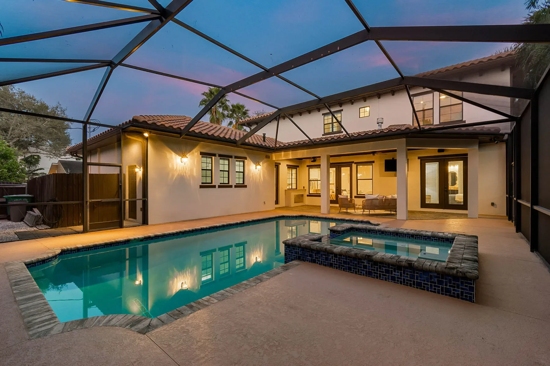 Exterior photo 8