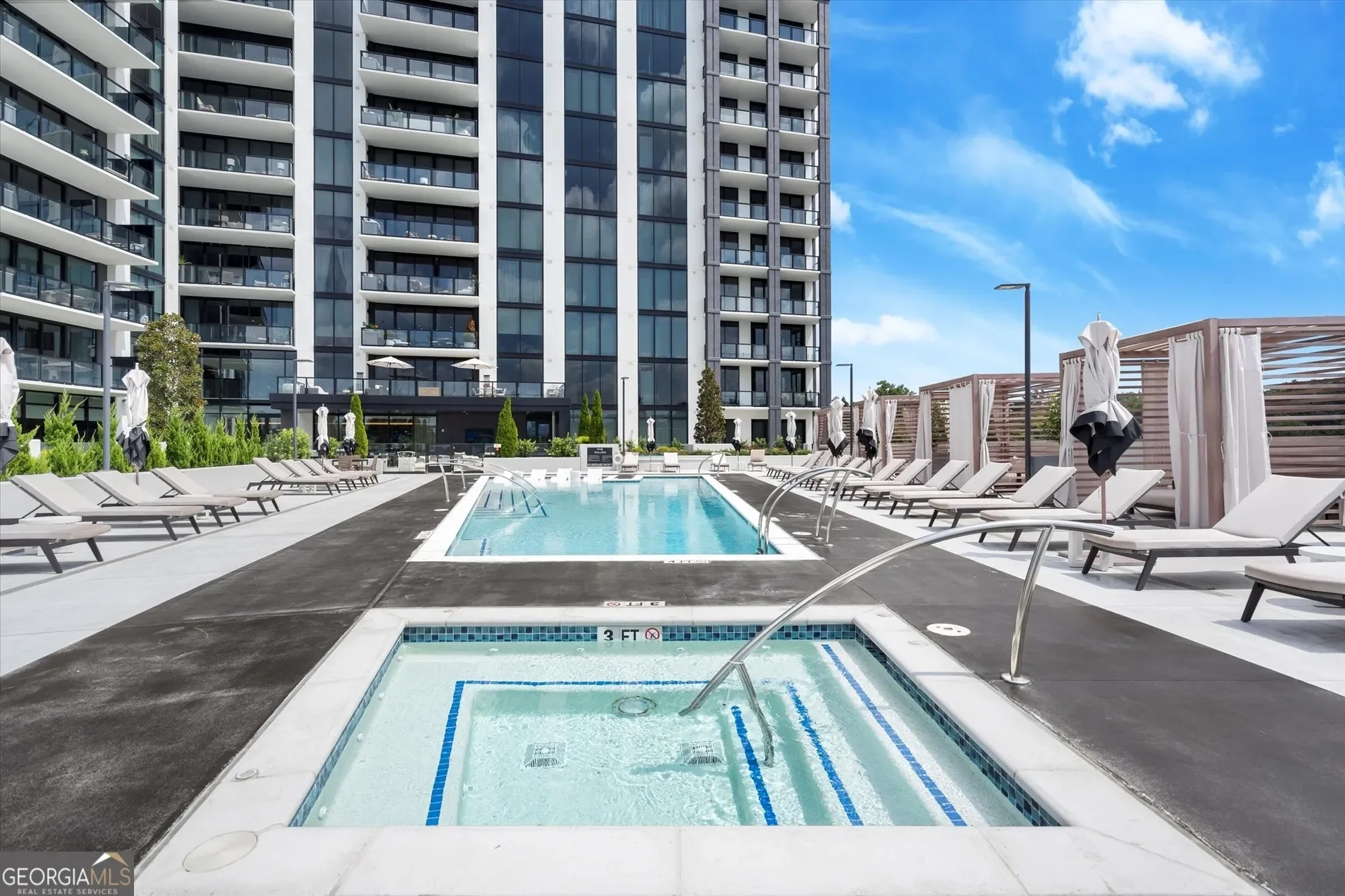 Exterior photo 11