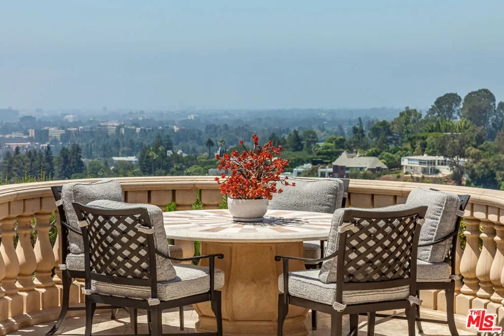 1309 Davies Drive, Beverly Hills, California, United States. - Photo 36