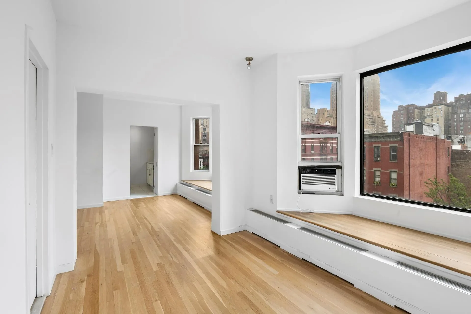 THE WALTON, 104 W 70TH ST, New York, New York, United States. - Photo 7