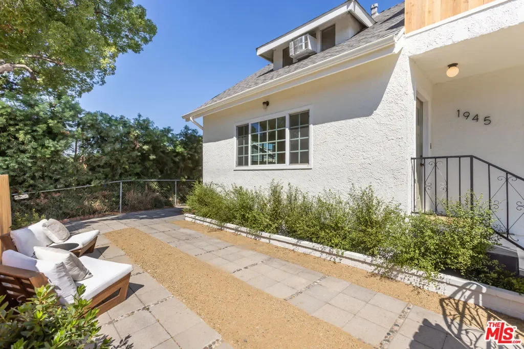 1945 Yosemite Drive, Los Angeles, California, United States. - Photo 29