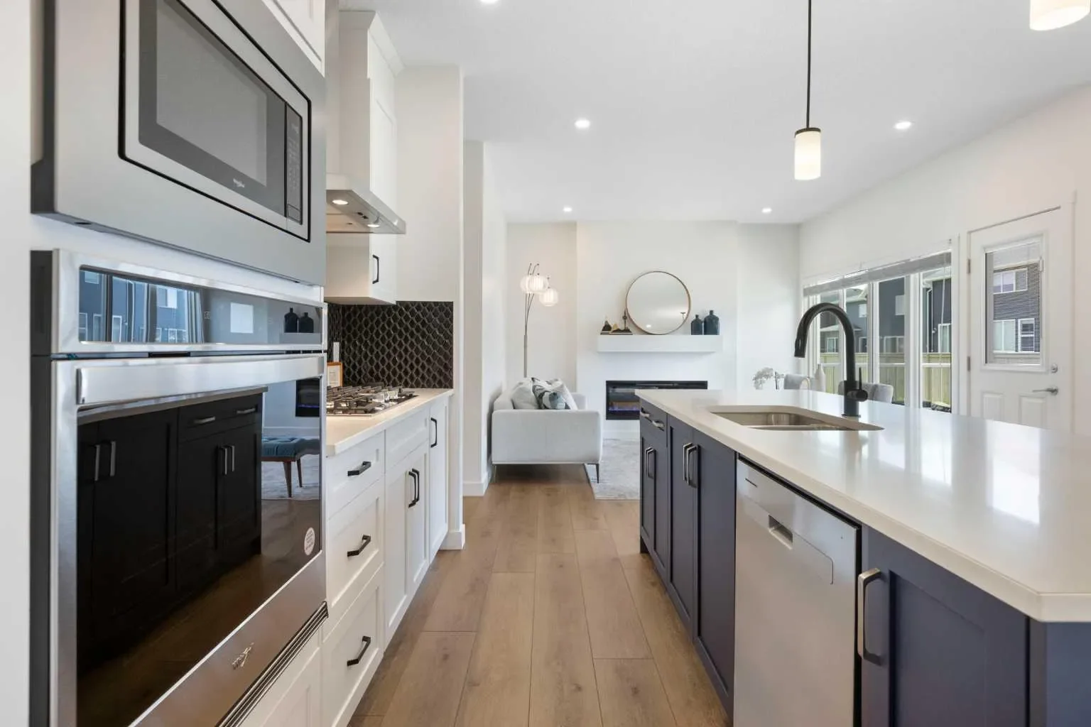 1635 Baywater Street SW, Airdrie, Alberta, Canada. - Photo 8