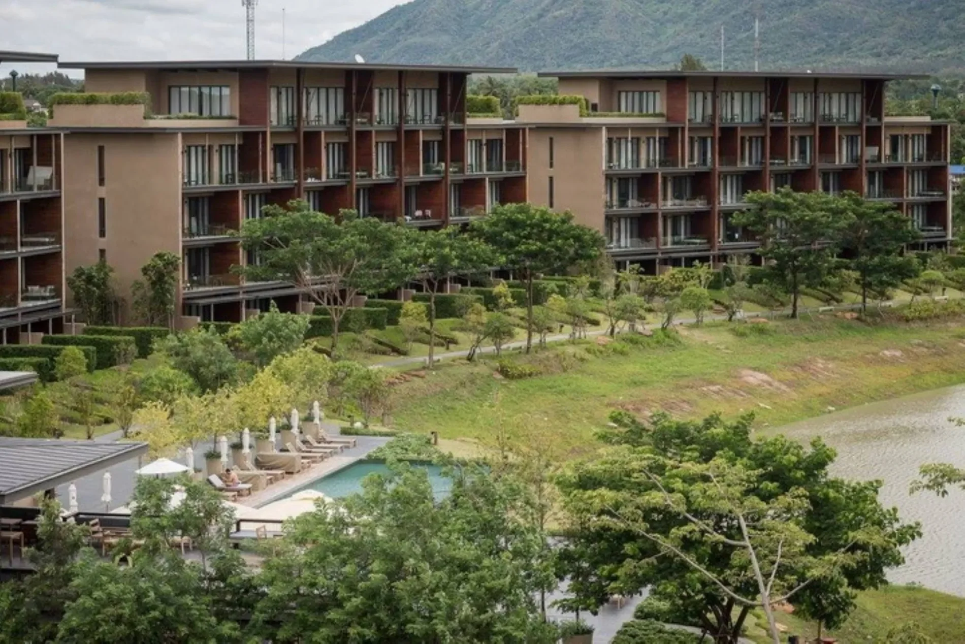 Exterior photo 6