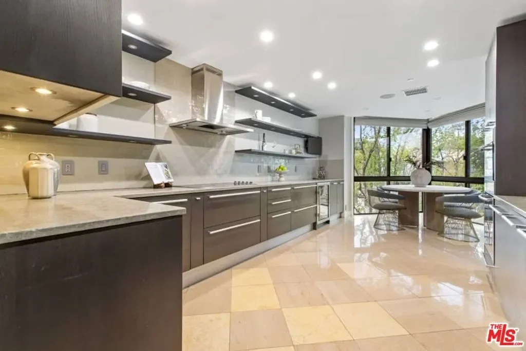 300 N Swall Drive 305, Beverly Hills, California, United States. - Photo 4