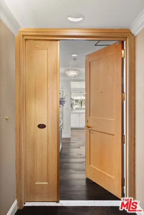 10520 Wilshire Boulevard 407, Los Angeles, California, United States. - Photo 13
