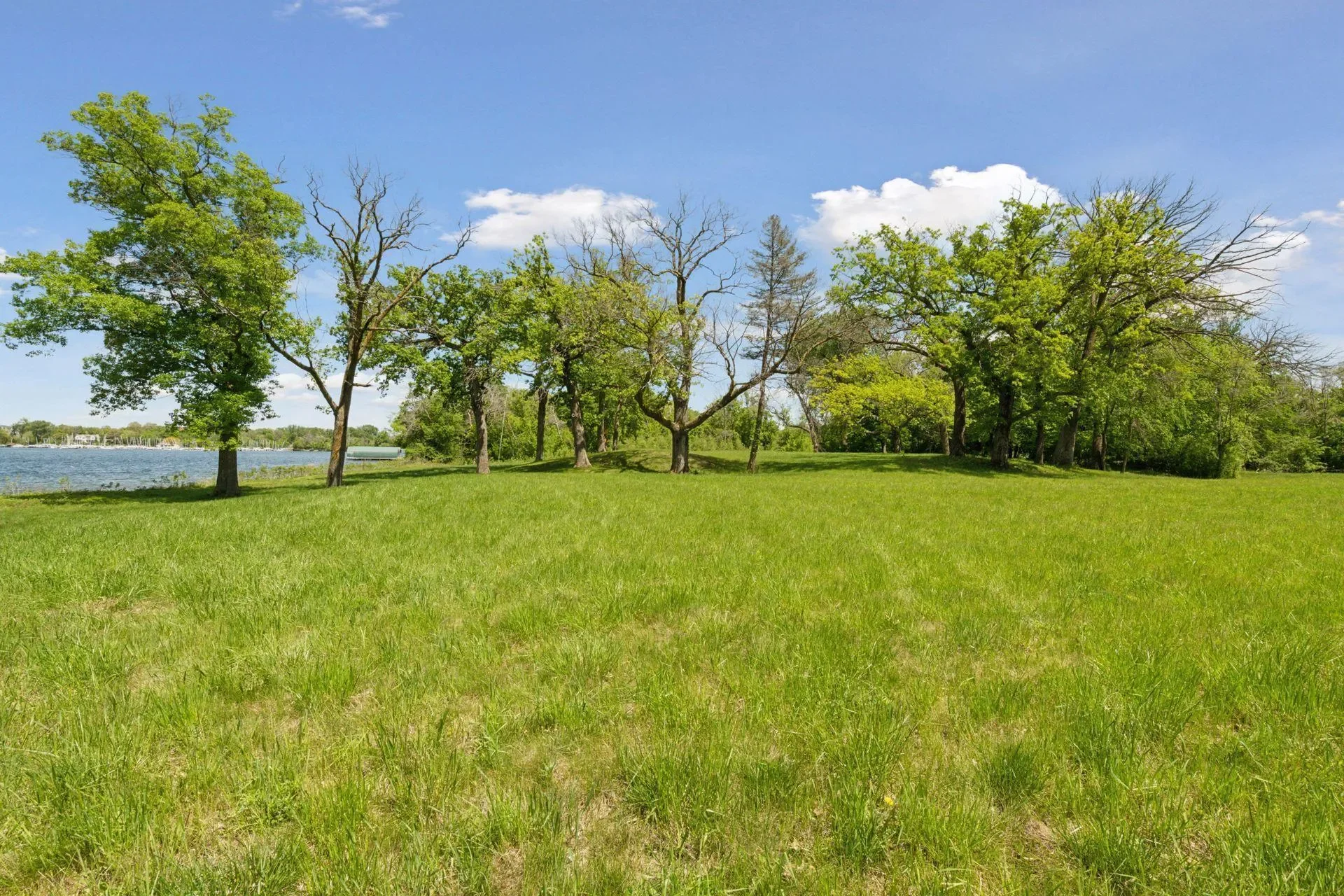 555 Bushaway Road, Wayzata, MN 55391, Wayzata, Minnesota, United States. - Photo 10