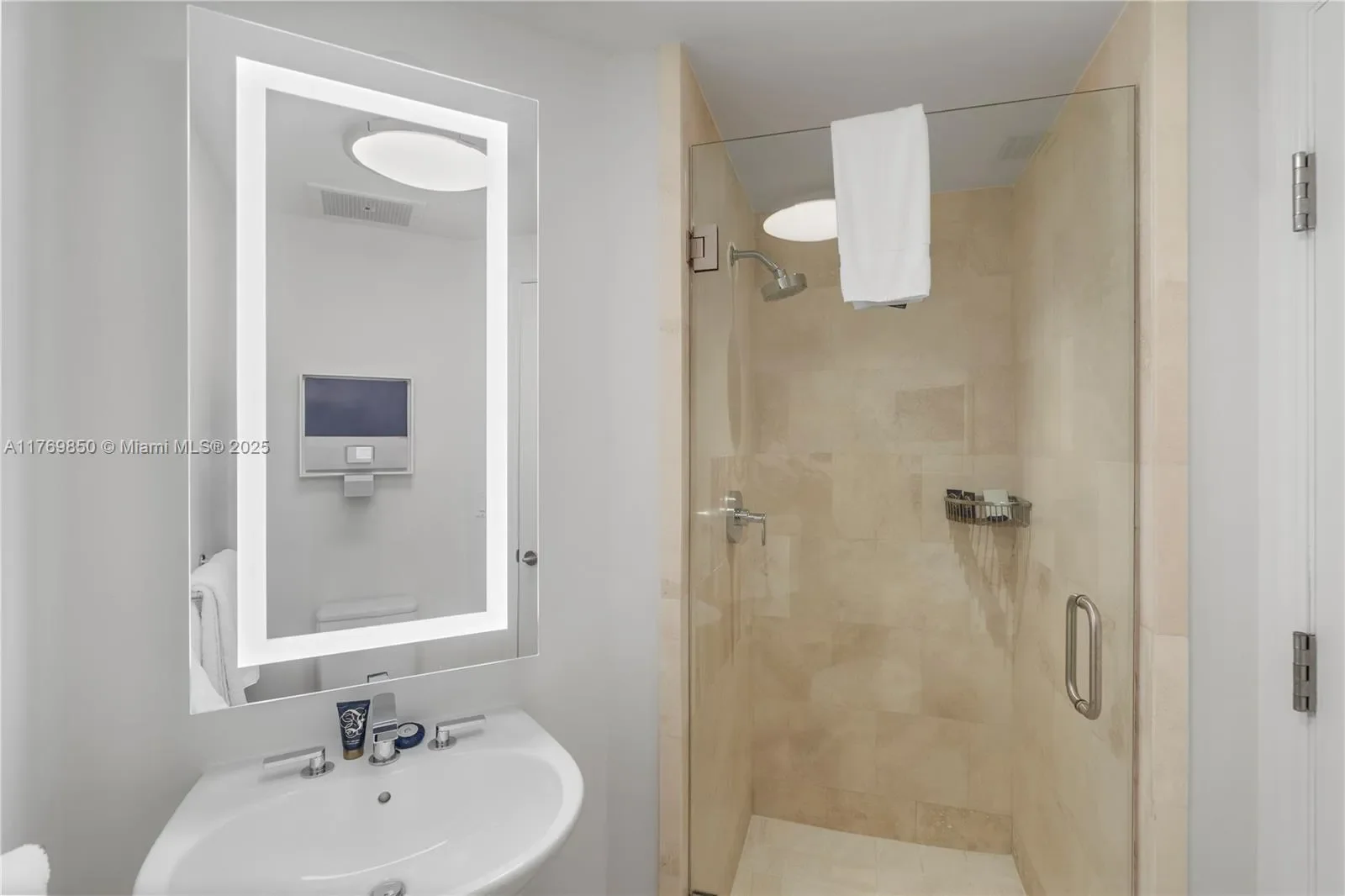 4401 Collins Ave 1015, Miami Beach, Florida, United States. - Photo 22