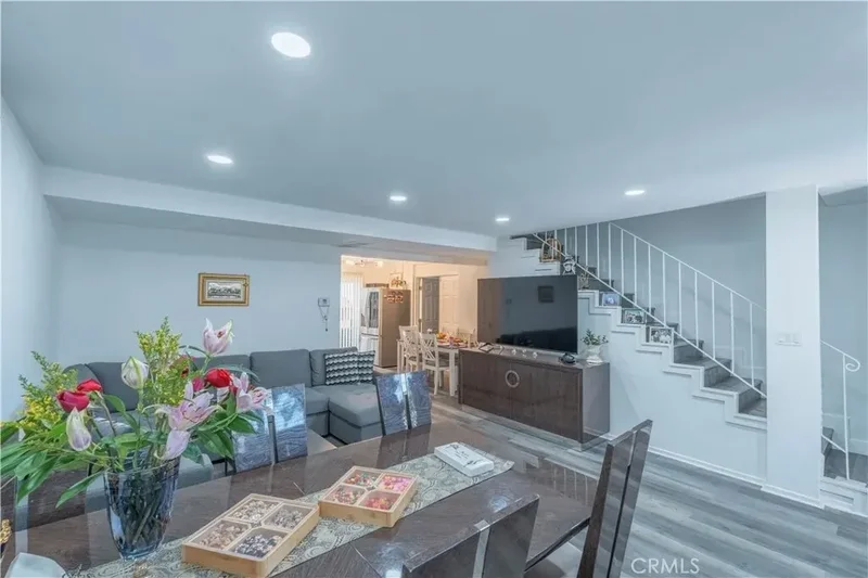 4405 Ventura Canyon Avenue, Los Angeles, California, United States. - Photo 32