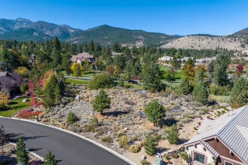 5685 Alpinista Circle