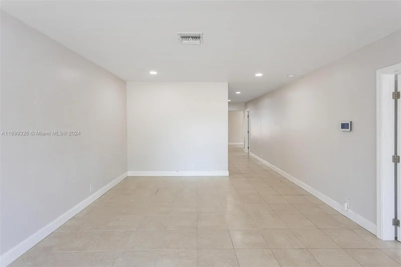 3241 NE 17th Ave, Oakland Park, FL 33334, Oakland Park, Florida, United States. - Photo 7