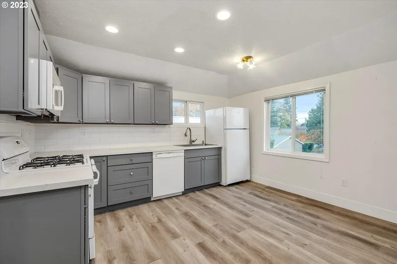 5717 SE FOSTER RD, Portland, OR 97206, Portland, Oregon, United States. - Photo 20