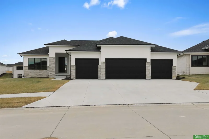 5 Bedrooms Single Family Detached