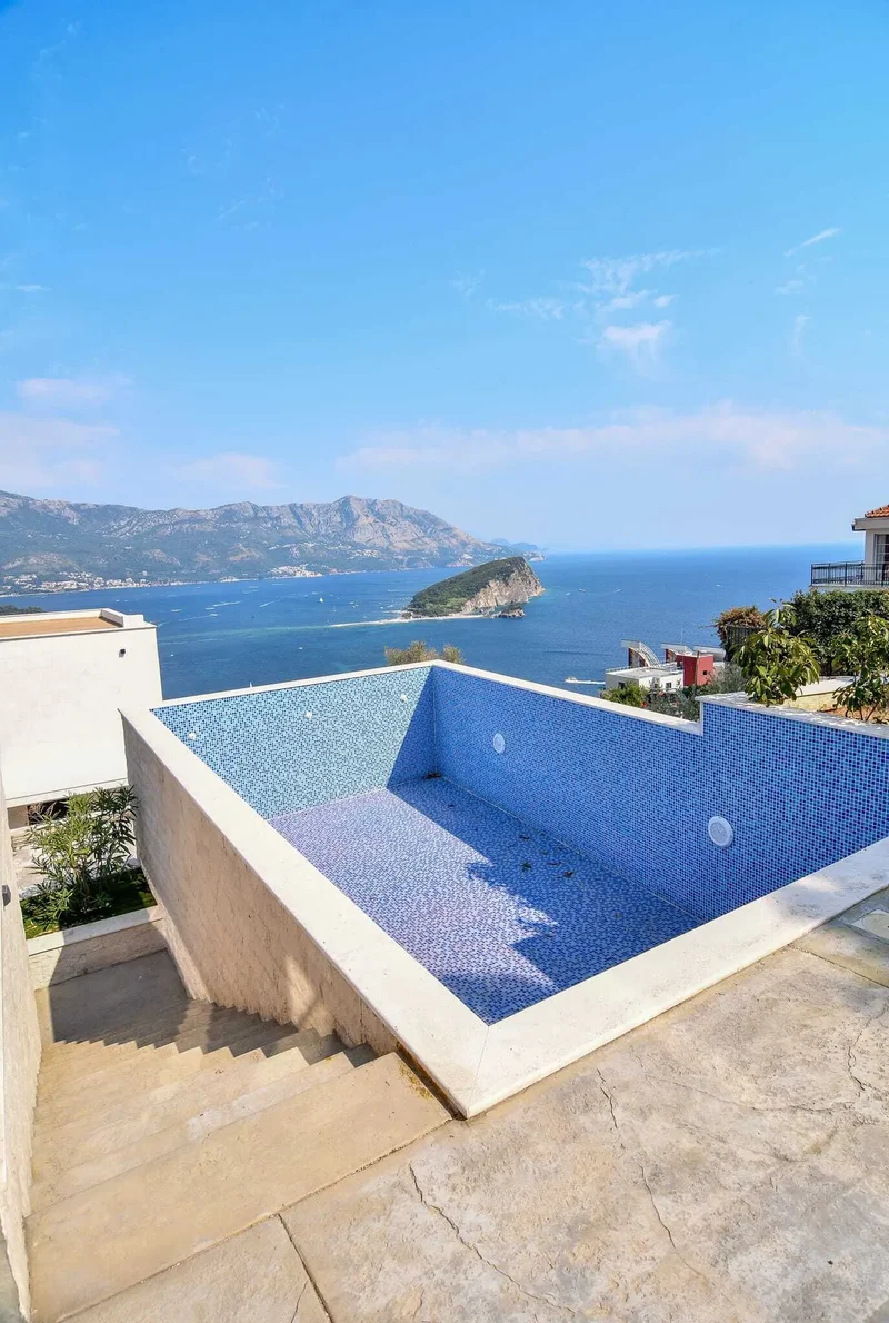 Luxury Newly Built Villa with Panoramic Sea Views – Budva