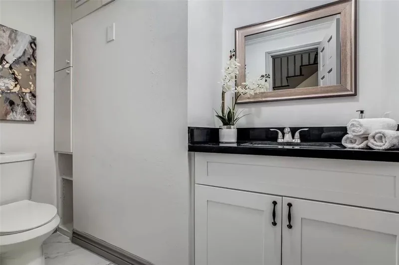 7530 Chevy Chase Drive, Houston, Texas, United States. - Photo 35