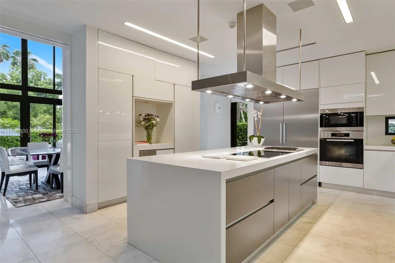 610 Harbor Cir, Key Biscayne, Florida, United States. - Photo 15