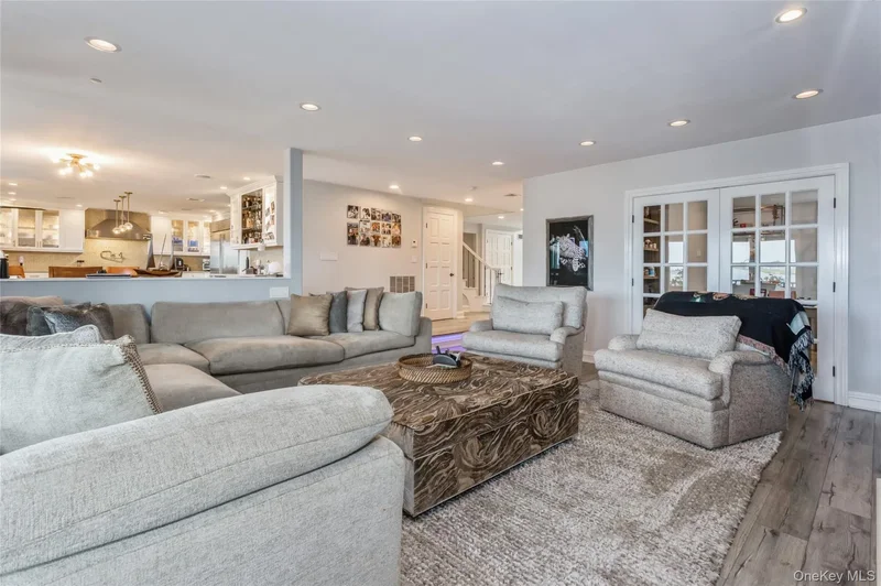 319 Harbor Drive, Long Beach, New York, United States. - Photo 14
