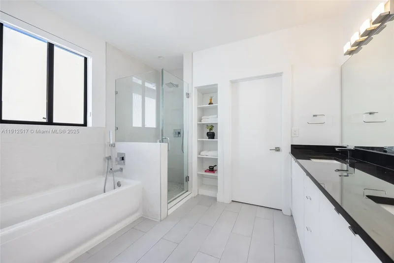 Townhouse in Coconut Grove