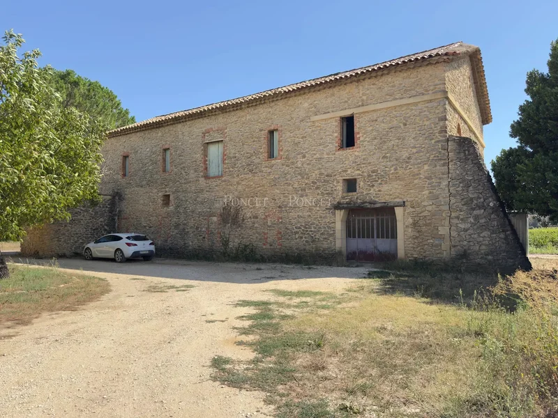 Tresques, Occitanie, France. - Photo 3