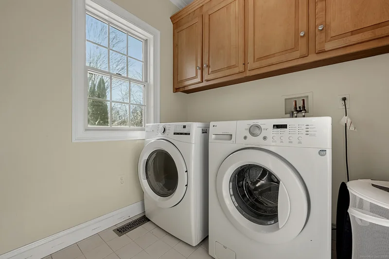 2 Ventres Way, Burlington, Connecticut, United States. - Photo 19