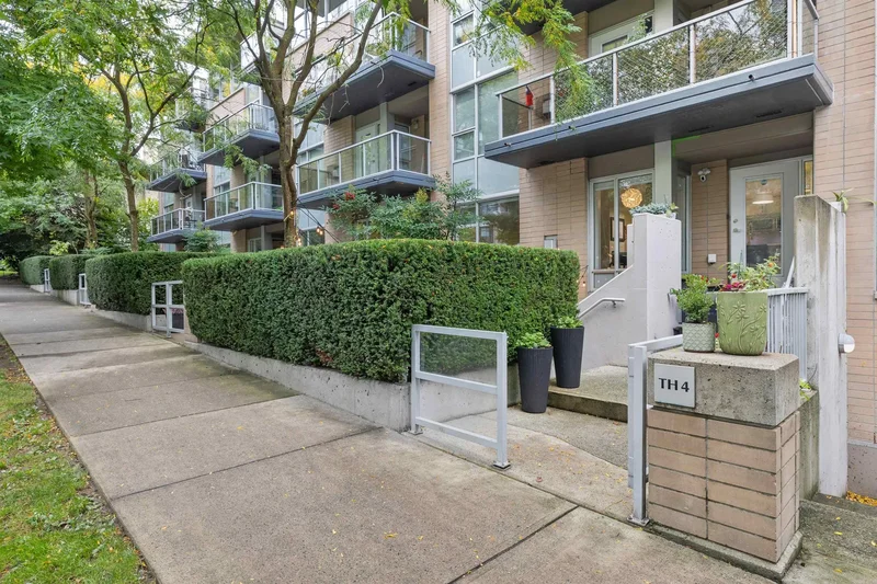 1288 Chesterfield Avenue TH4, North Vancouver, British Columbia, Canada. - Photo 3