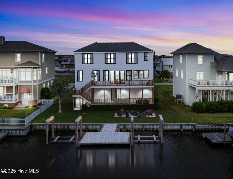 121 Sound Drive, Atlantic Beach, NC 28512, Atlantic Beach, North Carolina, United States. - Photo 21